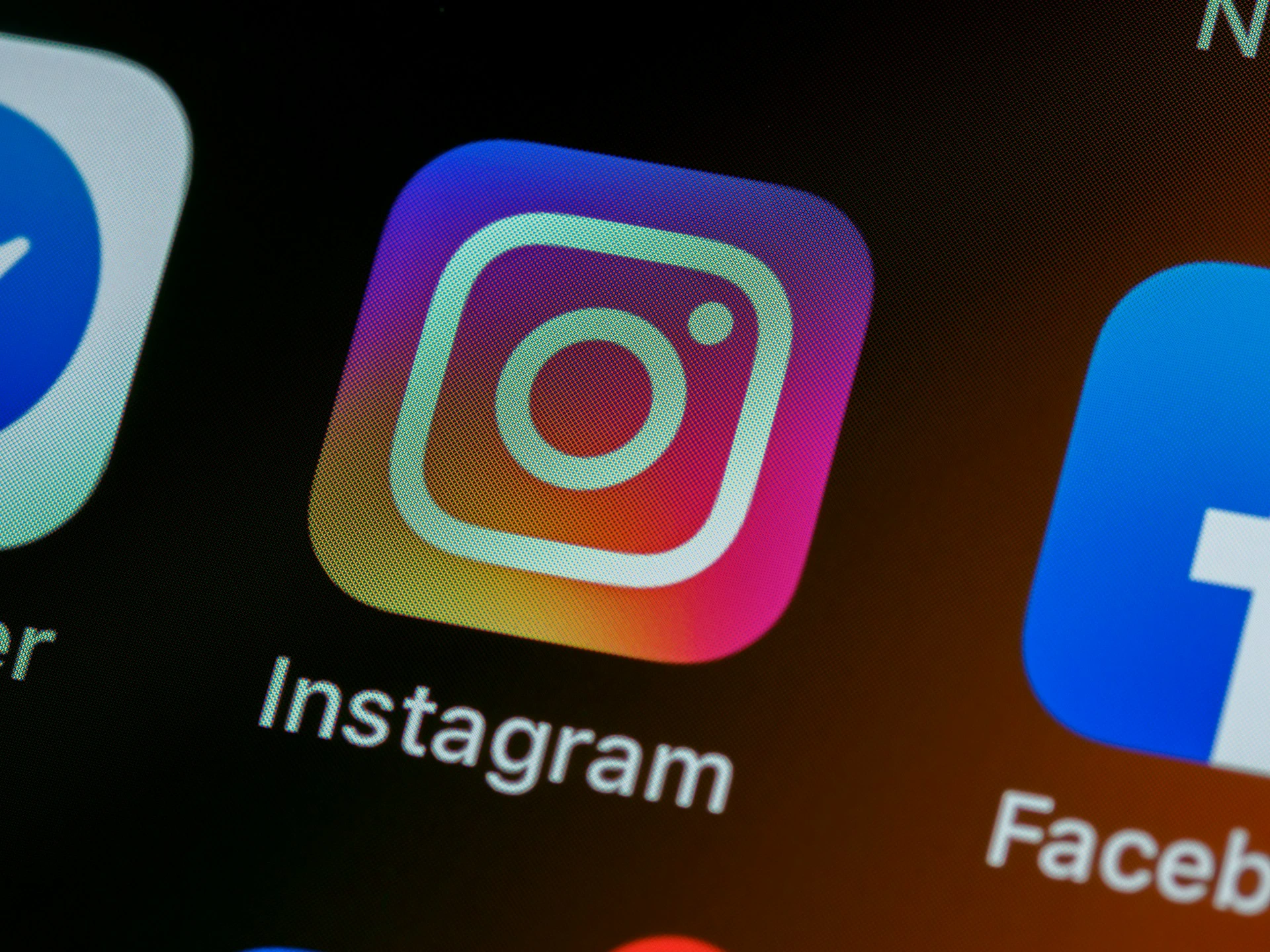 Meta Sa Thải Nhân Viên Trên Nhiều Bộ Phận, Bao Gồm Instagram và WhatsApp